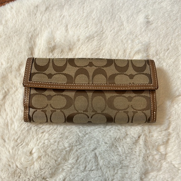 Coach Monogram Canvas Signure Turn Wallet - Picture 9 of 12